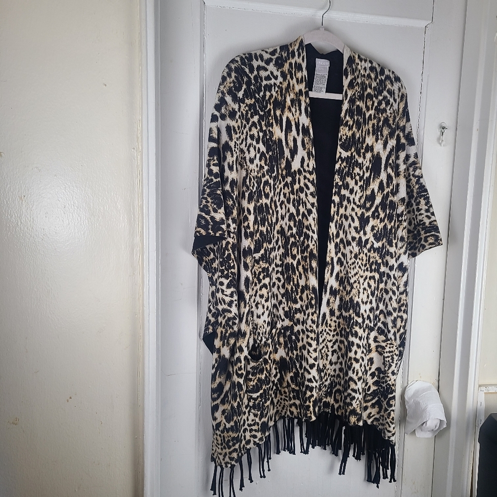 Chico's Animal Print Ruana Poncho Sweater Size L/XL  Pockets, Fringe.
